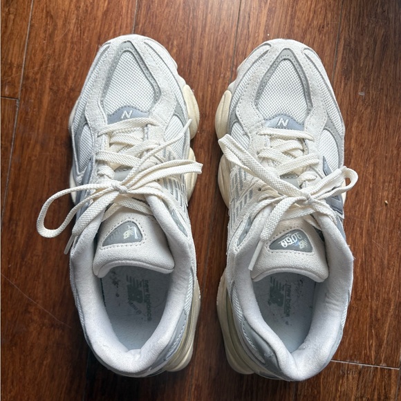 New Balance 9060 Sneakers Sea salt with concrete and silver metallic - Picture 2 of 7